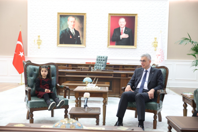 Bakan Memişoğlu, ‘sağlık elçisi’ Doğa ve sigarayı bıraktırdığı dedesiyle bir araya geldi