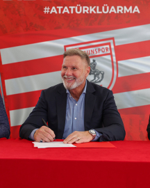 Samsunspor, Thorsten Fink ile 1,5 yıllık sözleşme imzaladı