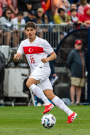 TFF'den milli futbolcu Yusuf Akçiçek'e geçmiş olsun mesajı